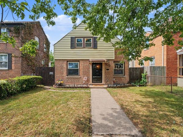 11112 S avenue c Avenue , Chicago, IL 60617