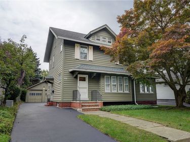 151 Hurstbourne Road, Irondequoit, NY 14609
