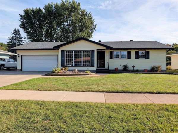 3119 Leslie Lane, Eau Claire, WI 54703