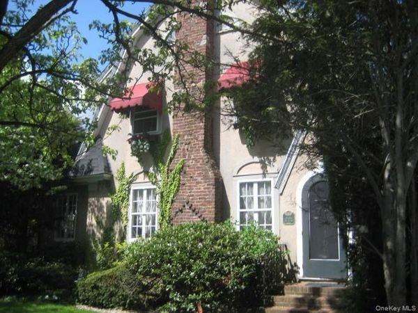 166 Southard Avenue , Rockville Centre, NY 11570