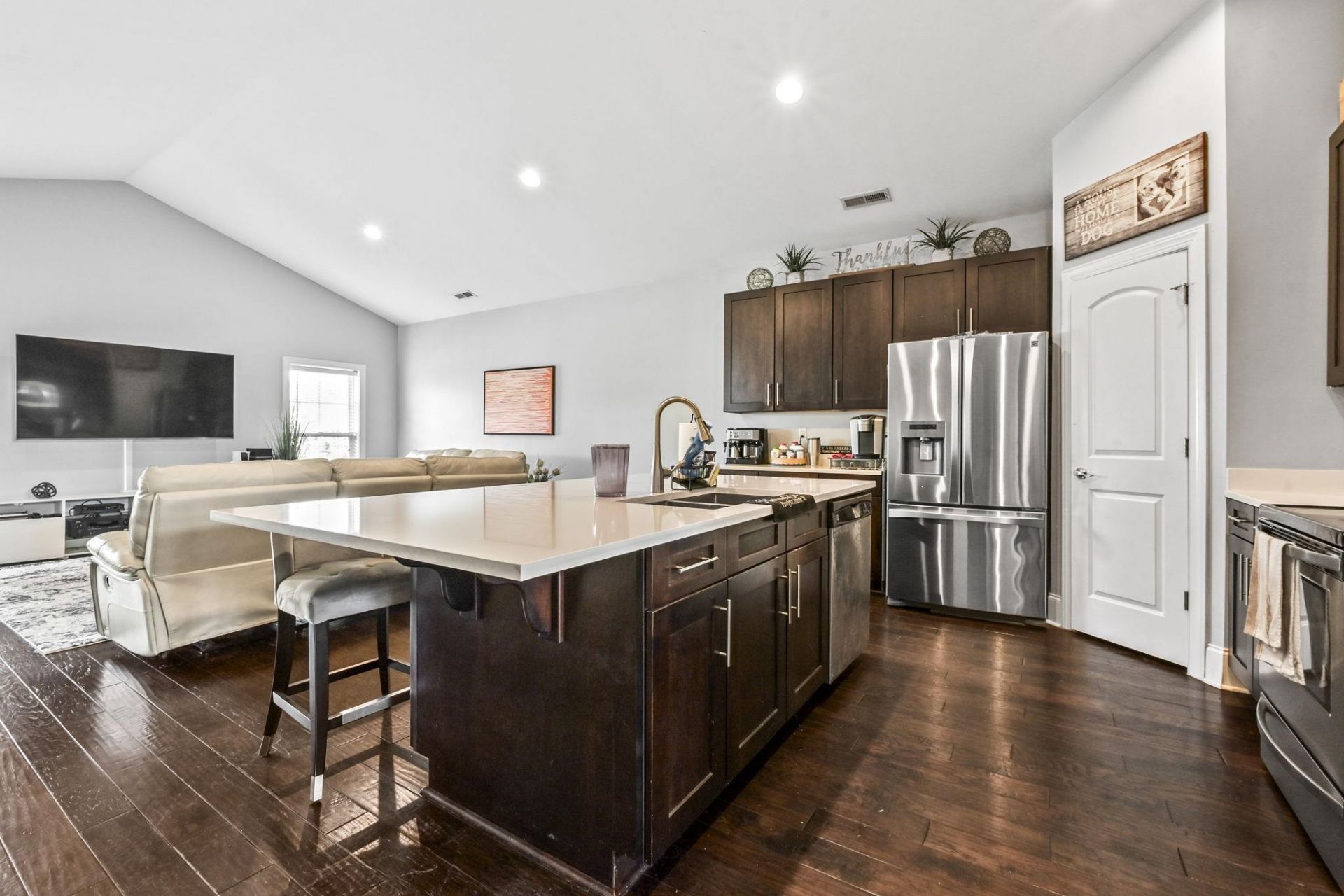 830 Covelo Ln.  Photo 5