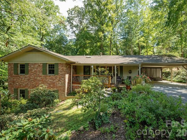 906 Indian Hill Road , Hendersonville, NC 28792