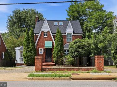 1706 N GLEBE ROAD , ARLINGTON, VA 22207