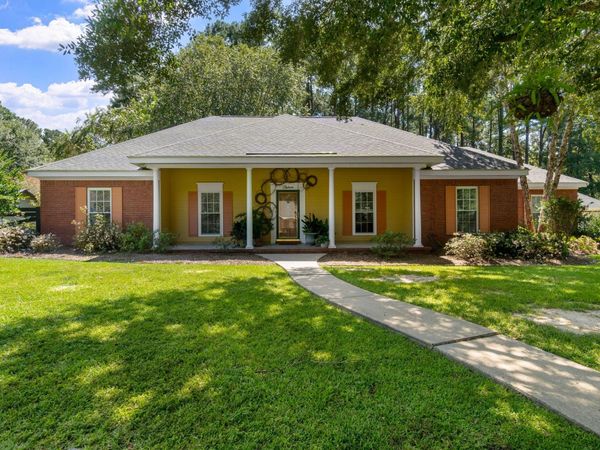 13 William Oaks Dr., Hattiesburg, MS 39402