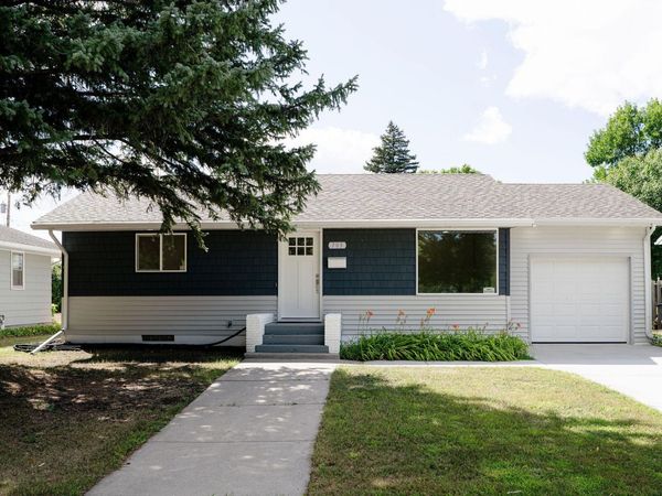 705 18th Street N, Moorhead, MN 56560