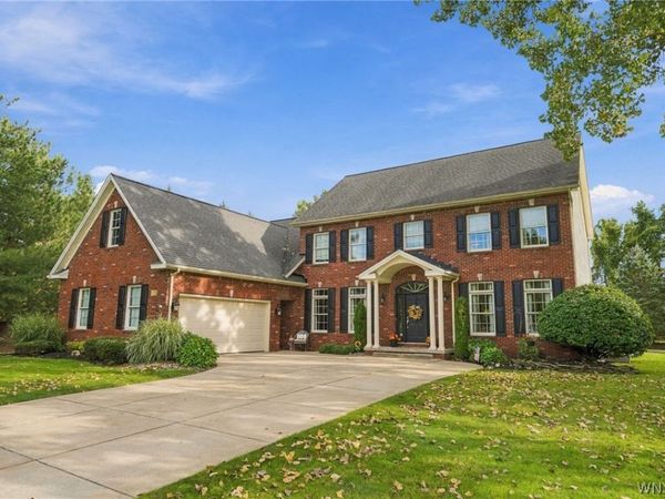 108 Laurel Lane , Buffalo, NY 14221
