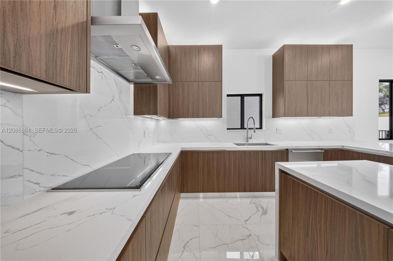 19638 NE 14th Ave , Unit 19638, Miami, FL 33179 Photo