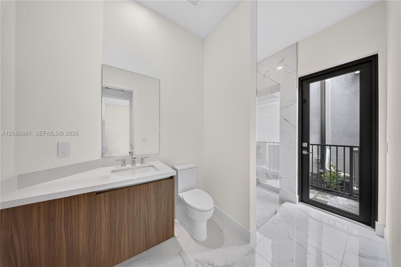 19638 NE 14th Ave , Unit 19638, Miami, FL 33179 Photo