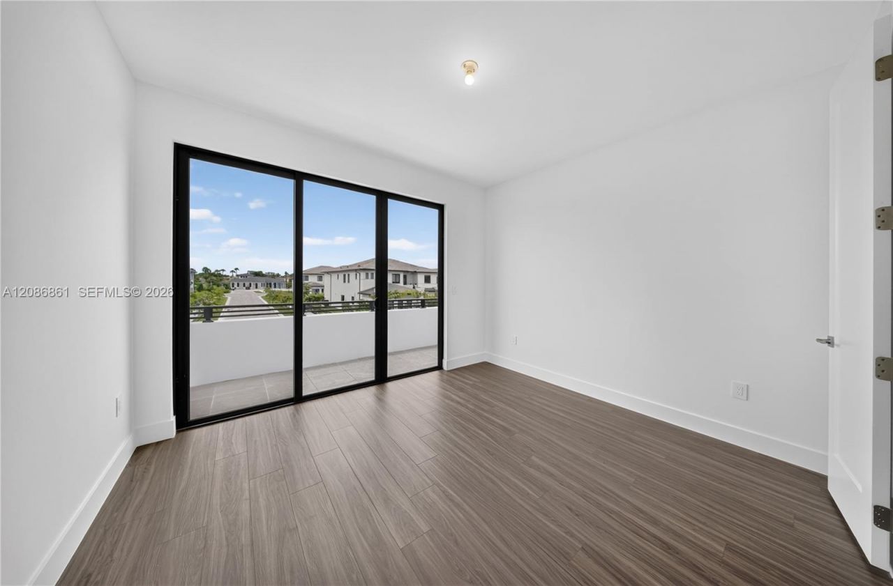 19638 NE 14th Ave , Unit 19638, Miami, FL 33179 Photo