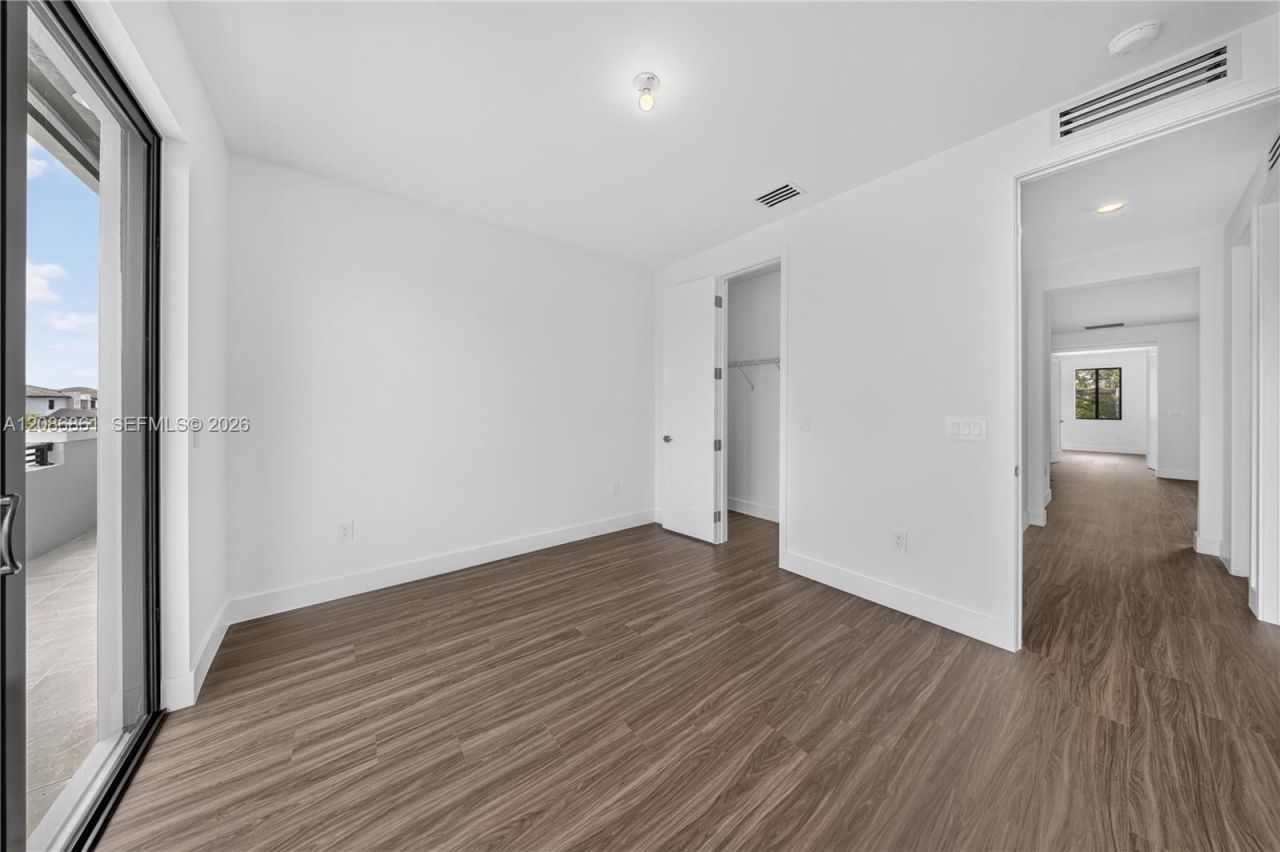 19638 NE 14th Ave , Unit 19638, Miami, FL 33179 Photo