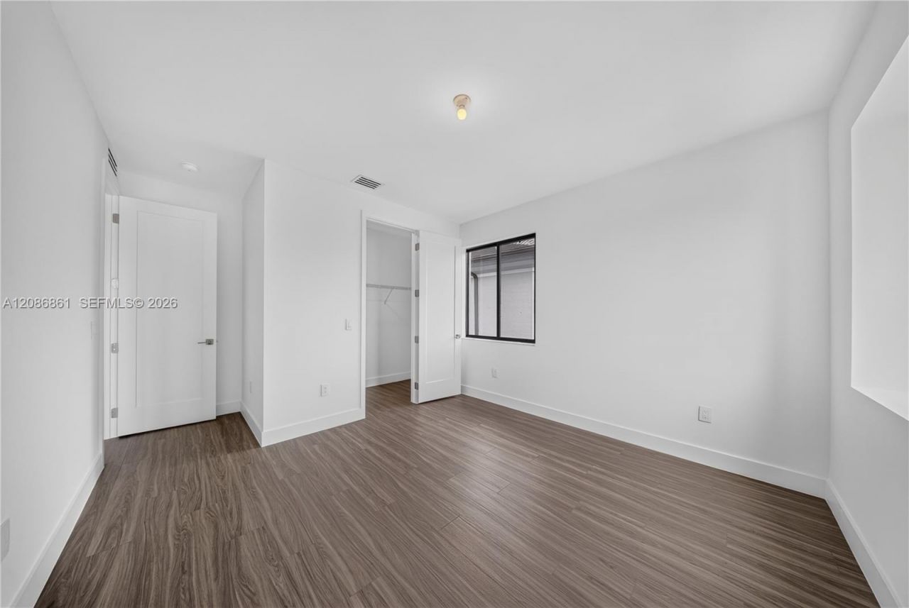 19638 NE 14th Ave , Unit 19638, Miami, FL 33179 Photo