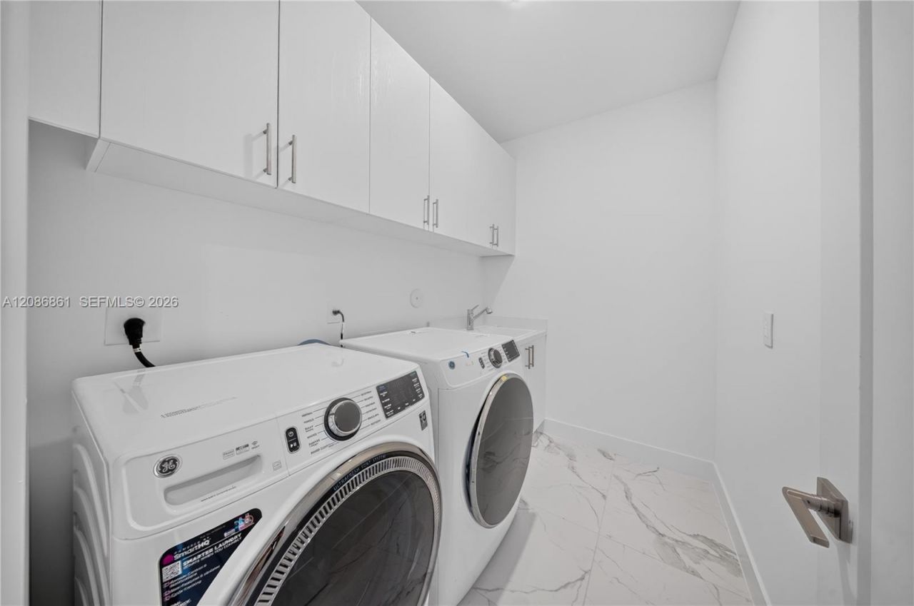 19638 NE 14th Ave , Unit 19638, Miami, FL 33179 Photo