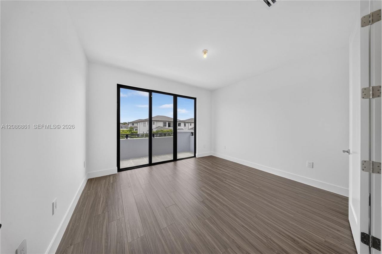 19638 NE 14th Ave , Unit 19638, Miami, FL 33179 Photo