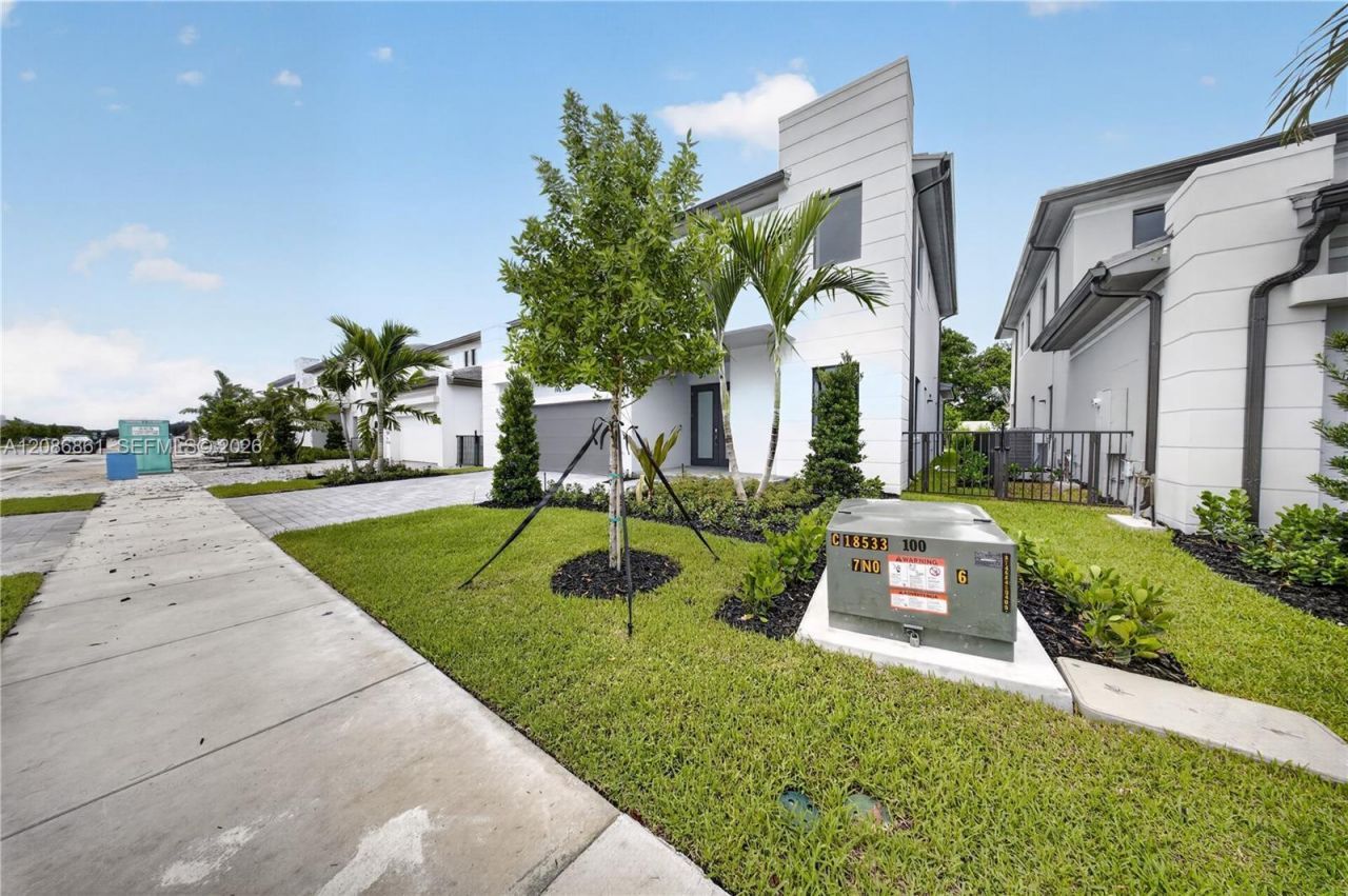 19638 NE 14th Ave , Unit 19638, Miami, FL 33179 Photo
