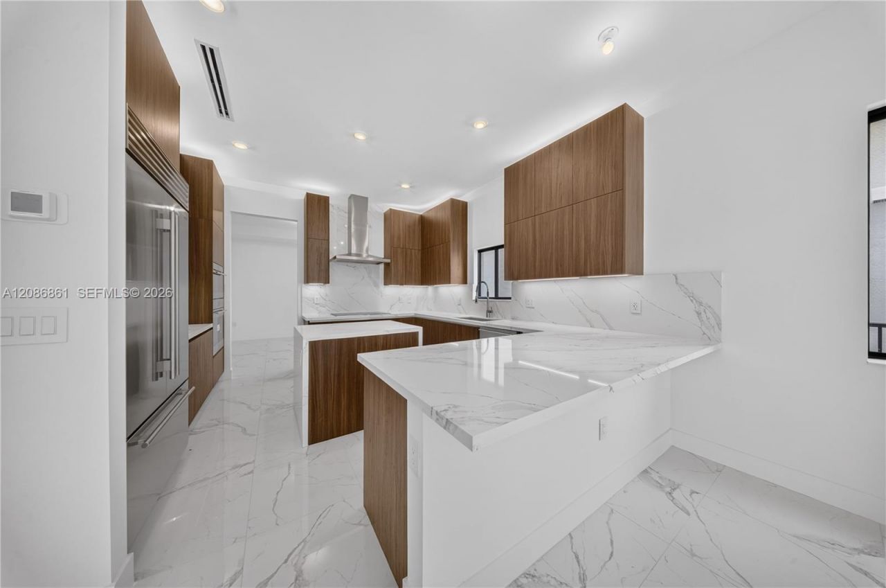 19638 NE 14th Ave , Unit 19638, Miami, FL 33179 Photo