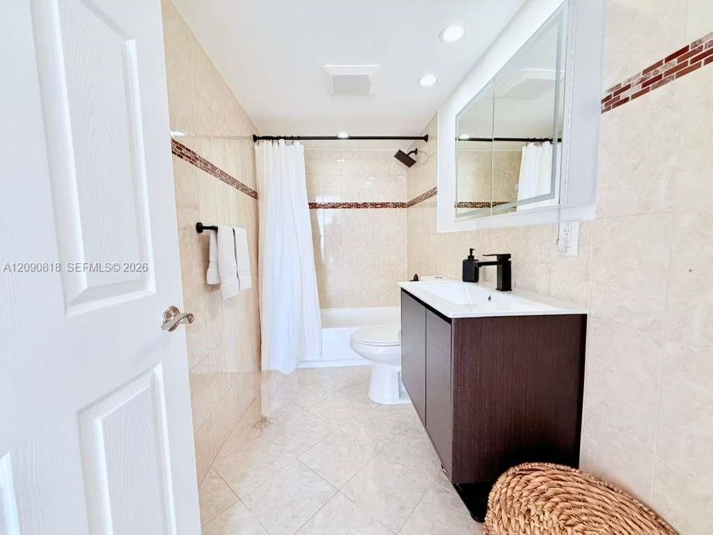 251 174th St , Unit 1712, Sunny Isles Beach, FL 33160 Photo