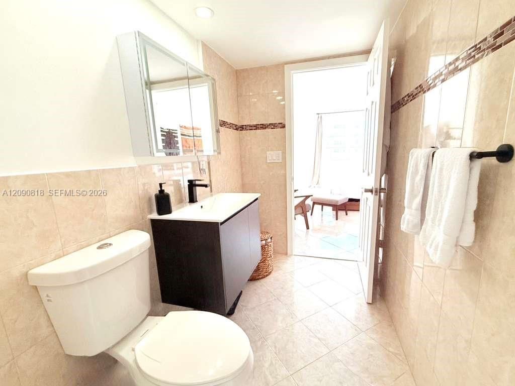 251 174th St , Unit 1712, Sunny Isles Beach, FL 33160 Photo
