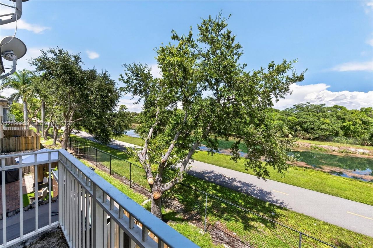 2665 NE 4th St , Unit 204, Homestead, FL 33033 Photo