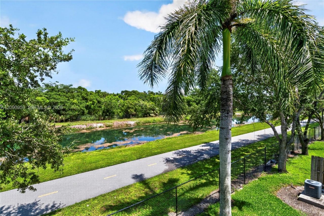 2665 NE 4th St , Unit 204, Homestead, FL 33033 Photo