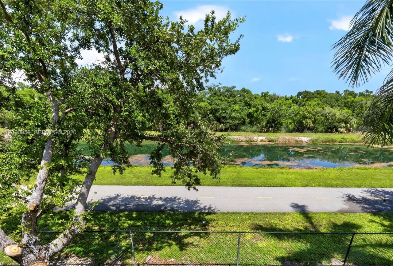 2665 NE 4th St , Unit 204, Homestead, FL 33033 Photo