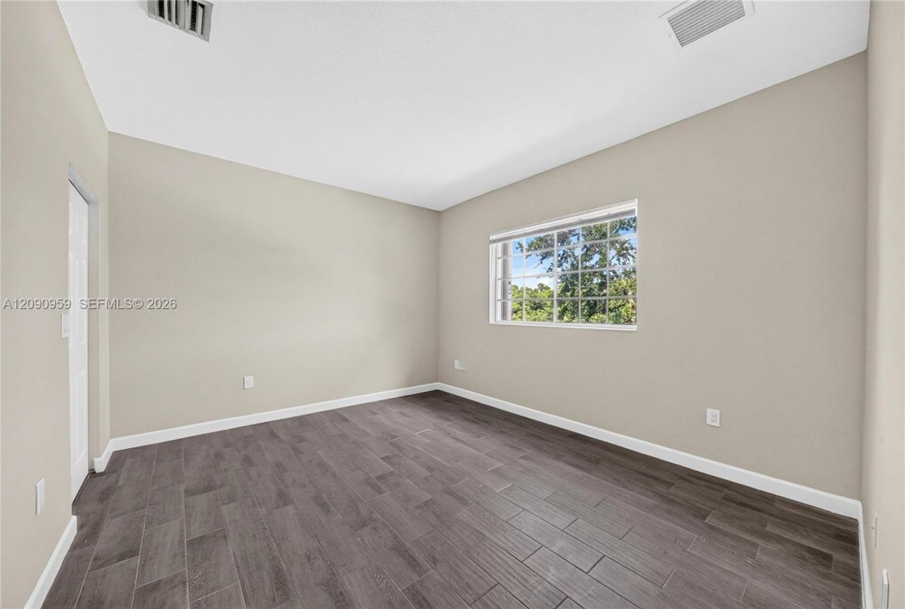 2665 NE 4th St , Unit 204, Homestead, FL 33033 Photo
