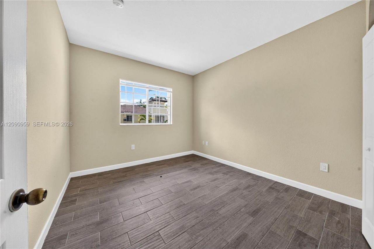 2665 NE 4th St , Unit 204, Homestead, FL 33033 Photo
