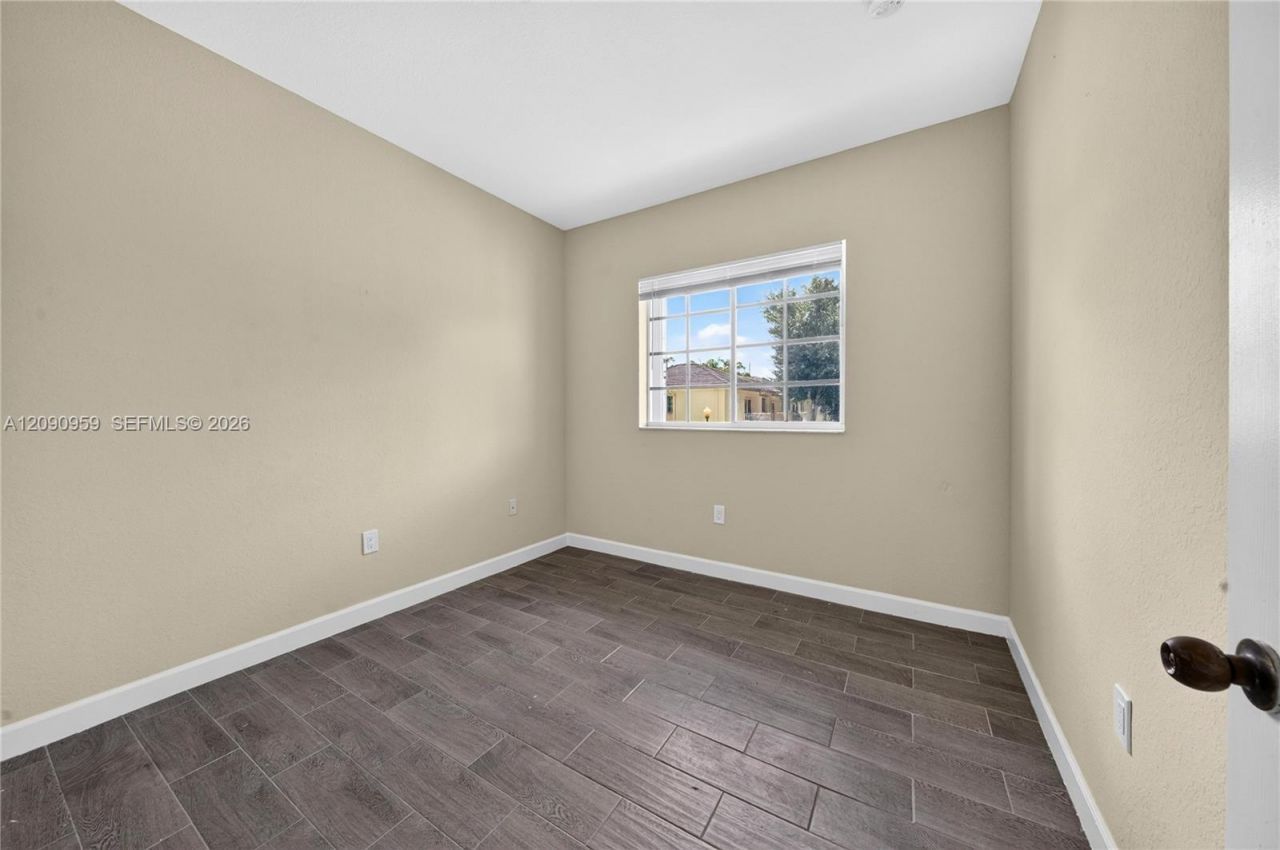 2665 NE 4th St , Unit 204, Homestead, FL 33033 Photo