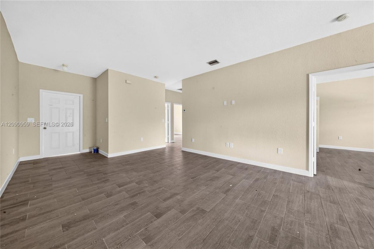 2665 NE 4th St , Unit 204, Homestead, FL 33033 Photo