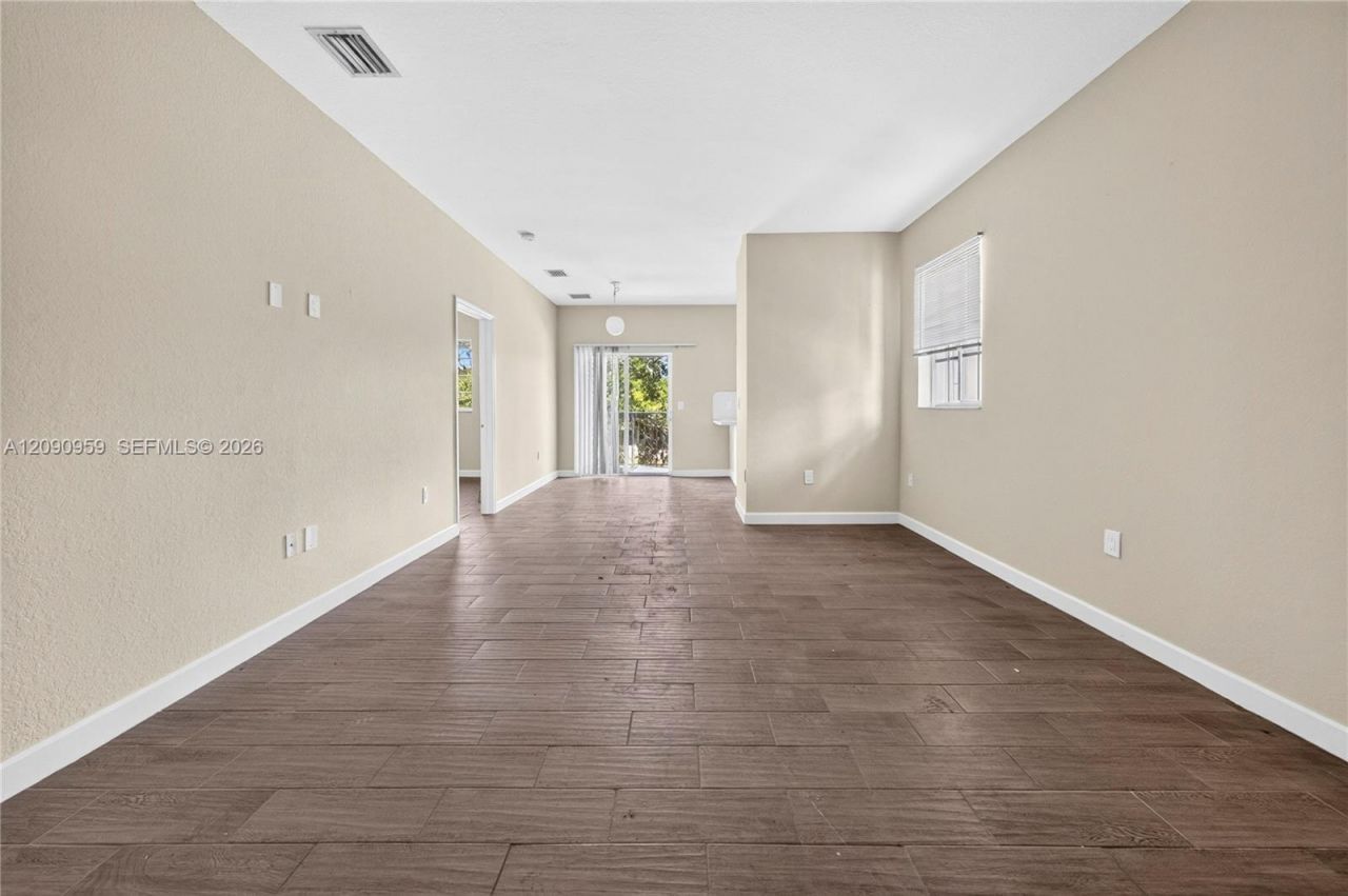 2665 NE 4th St , Unit 204, Homestead, FL 33033 Photo