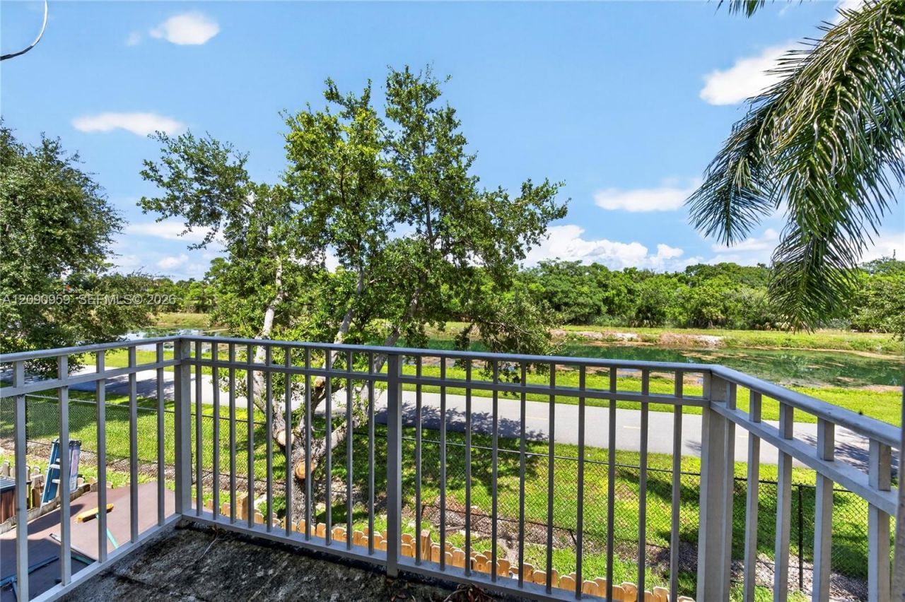 2665 NE 4th St , Unit 204, Homestead, FL 33033 Photo