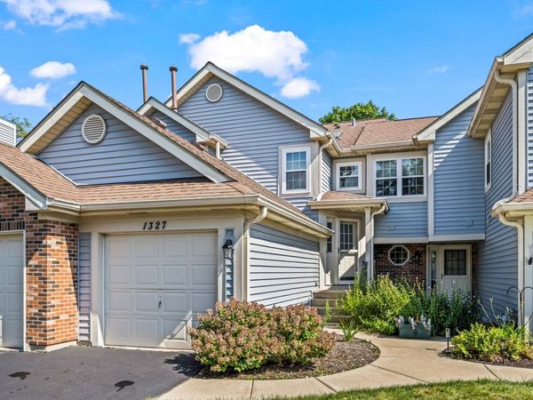 1327 COLDSPRING Road, Carol Stream, IL 60188