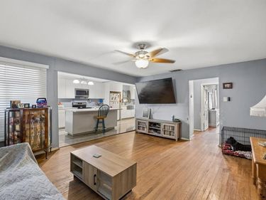 1108 S Edgefield Avenue, Dallas, TX 75208