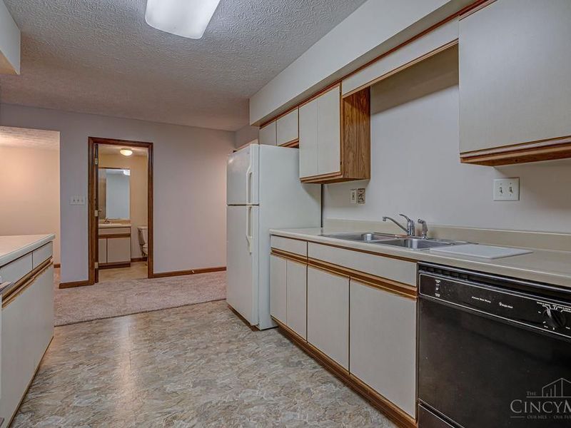 650 Leo Drive, Hamilton, OH 45013 Photo 10