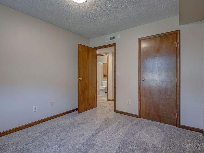 650 Leo Drive, Hamilton, OH 45013 Photo 13