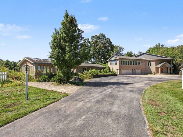4901 S Hilton Park Road, Fruitport, MI 49415