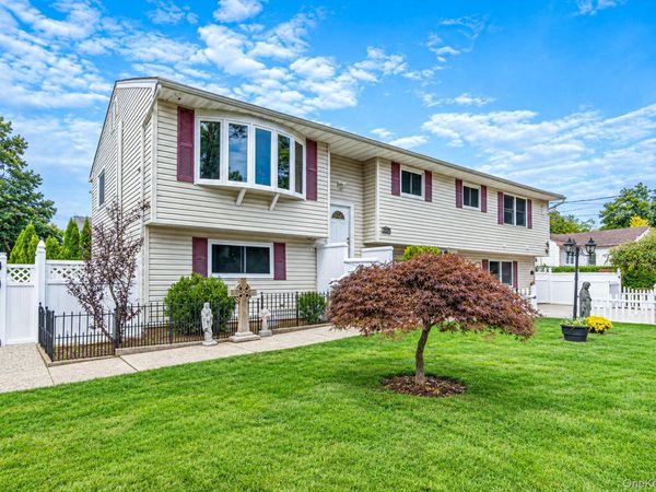 201 Overton Street , Deer Park, NY 11729