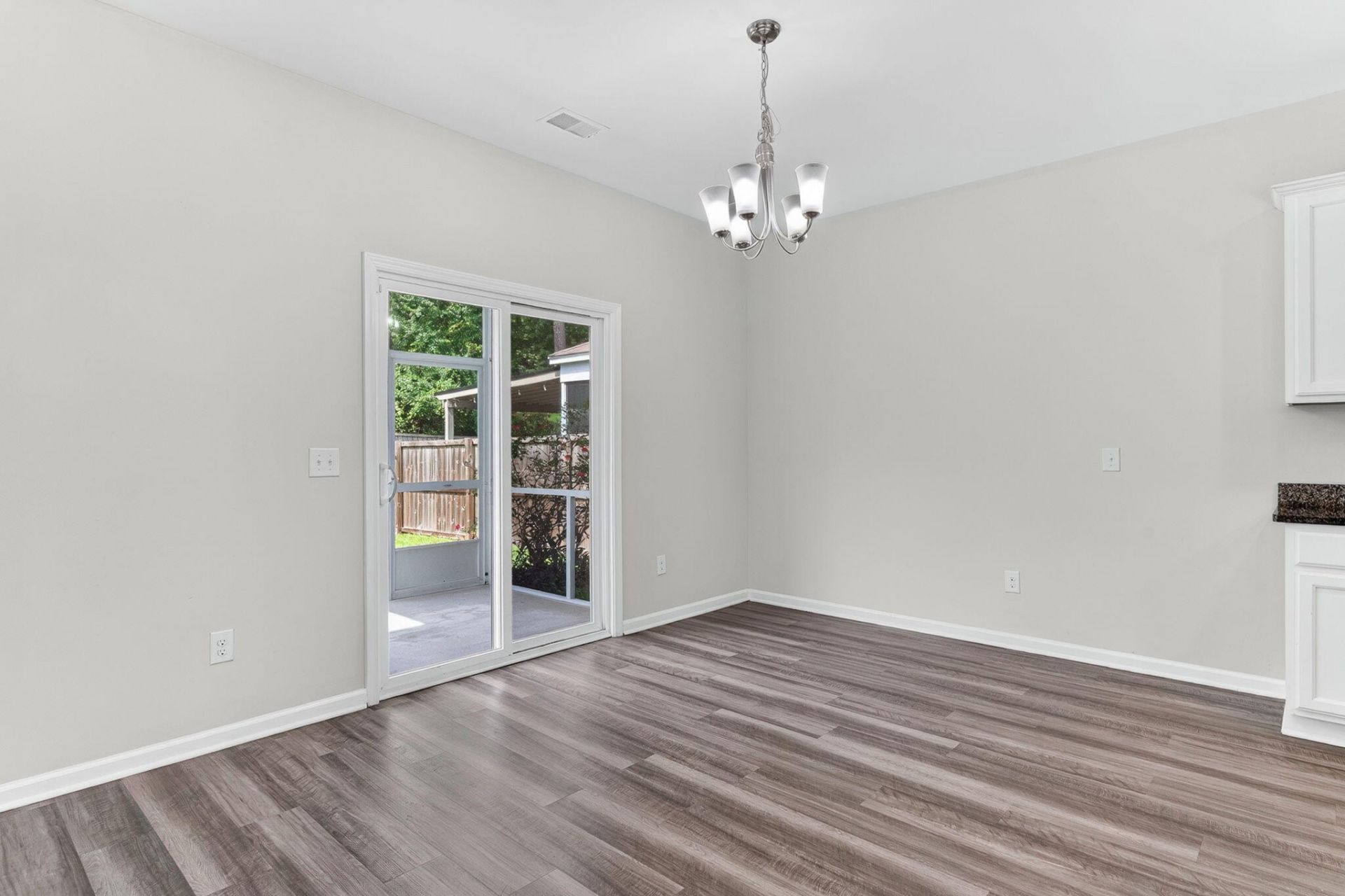 9674 Roseberry Street Photo 16