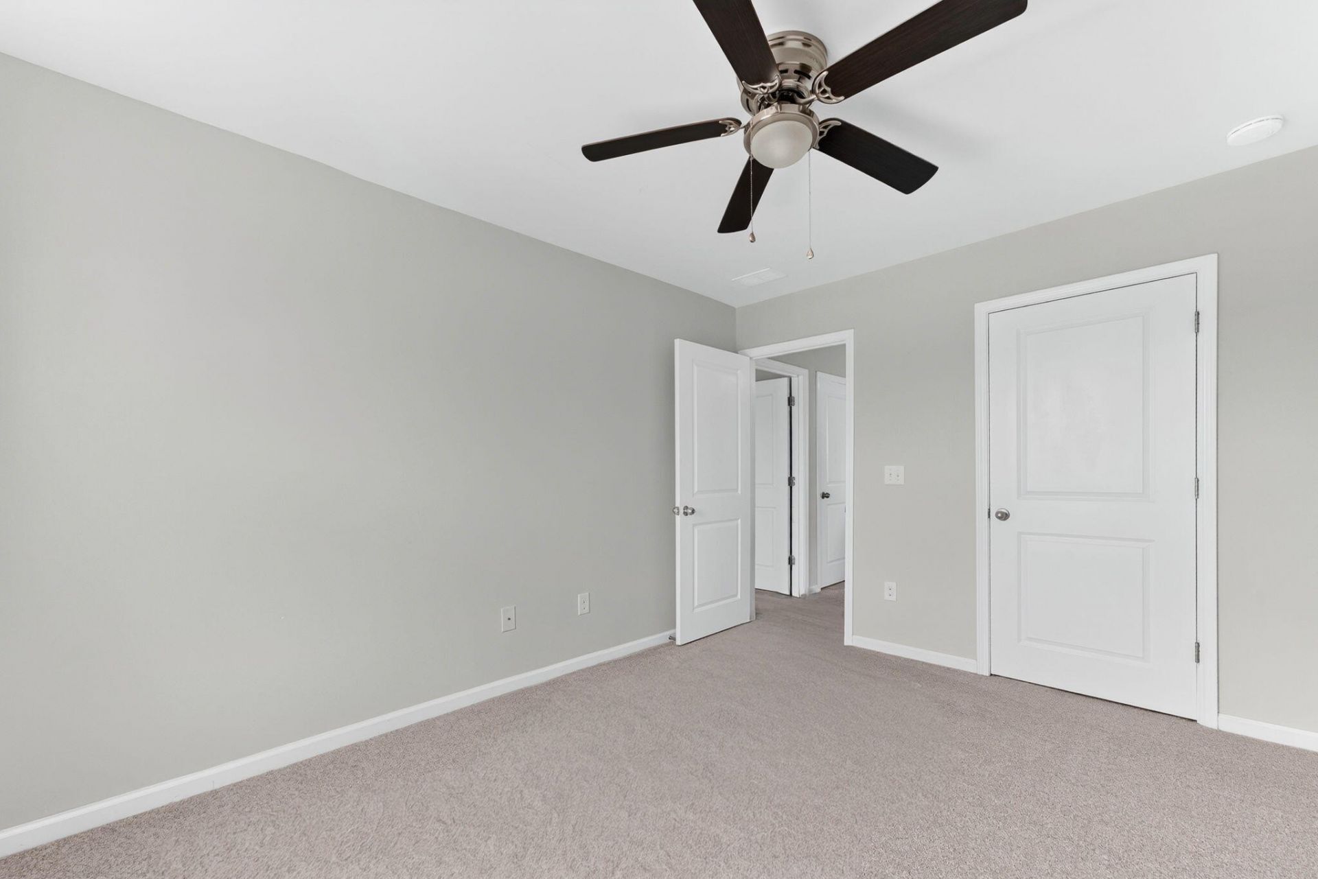 9674 Roseberry Street Photo 28