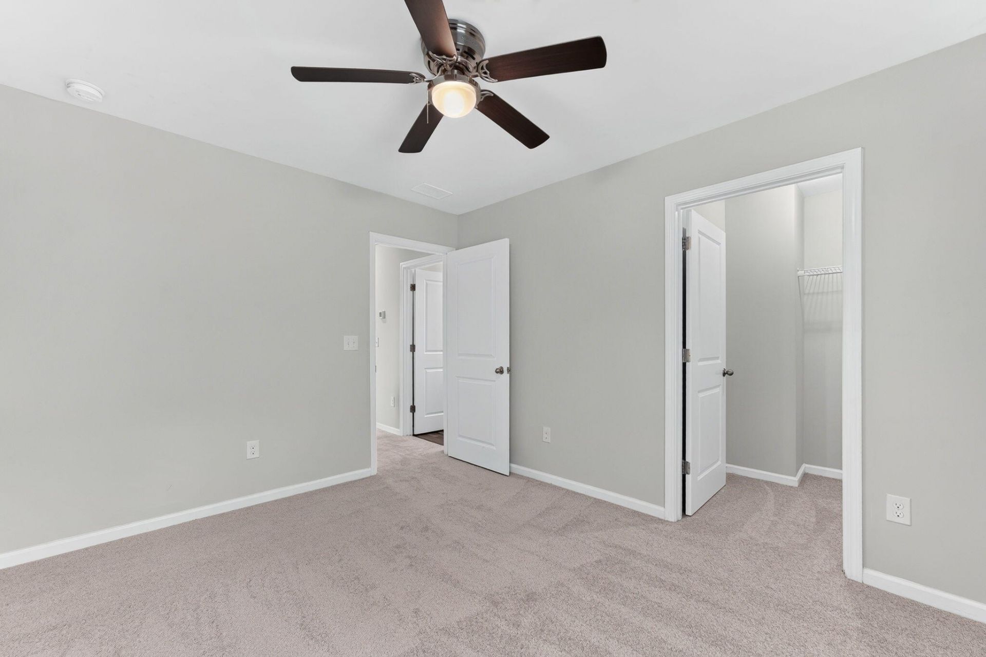 9674 Roseberry Street Photo 33