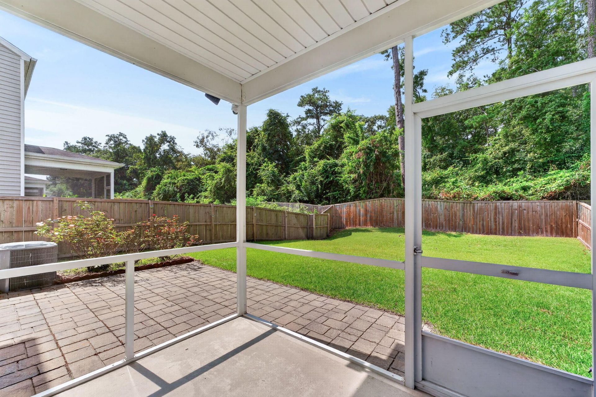 9674 Roseberry Street Photo 36