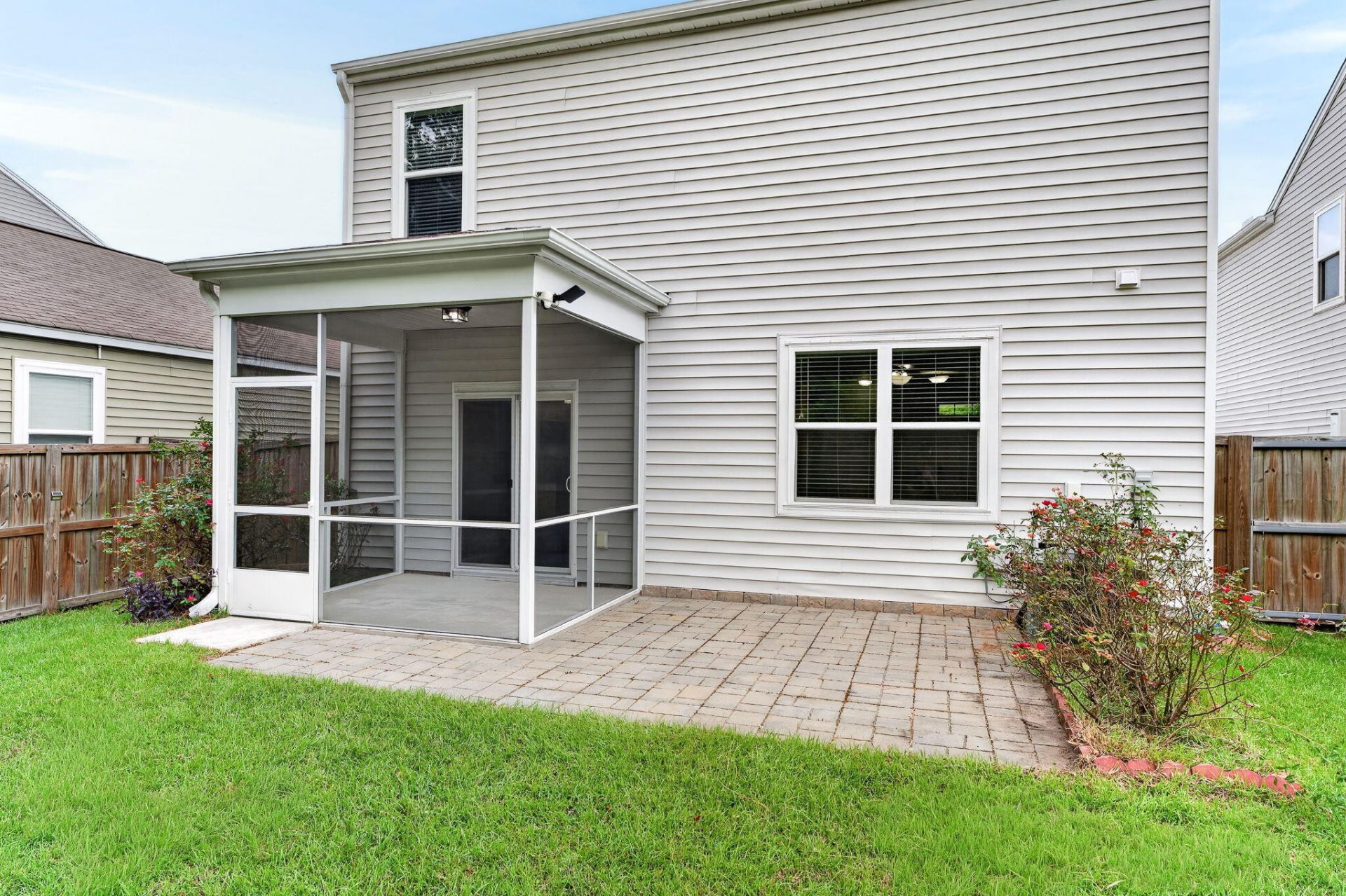 9674 Roseberry Street Photo 38