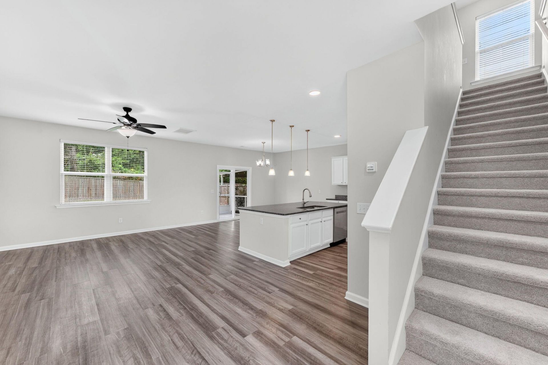 9674 Roseberry Street Photo 4