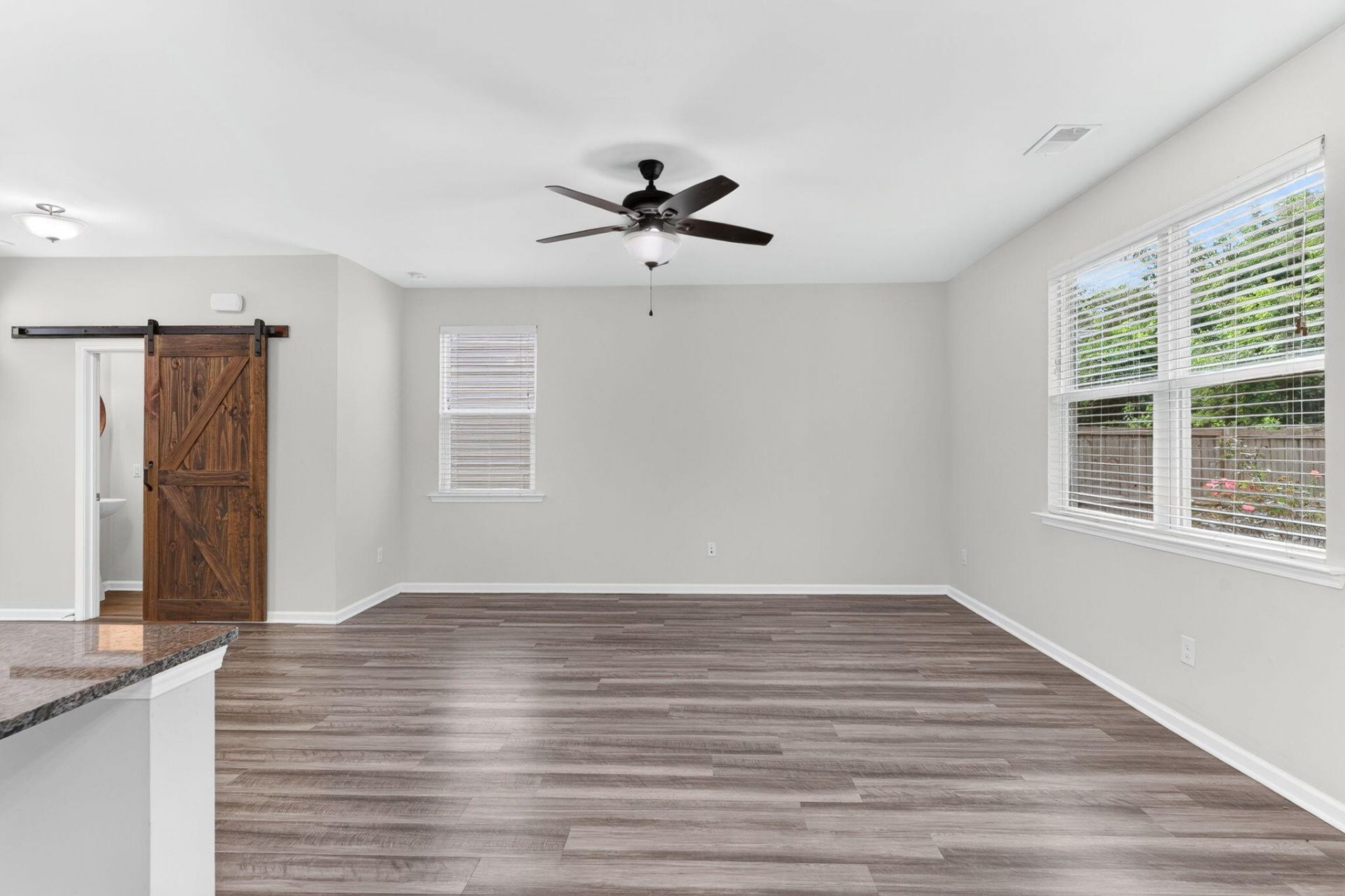 9674 Roseberry Street Photo 7