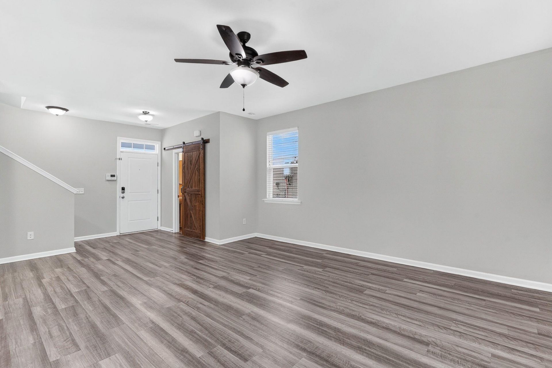 9674 Roseberry Street Photo 8
