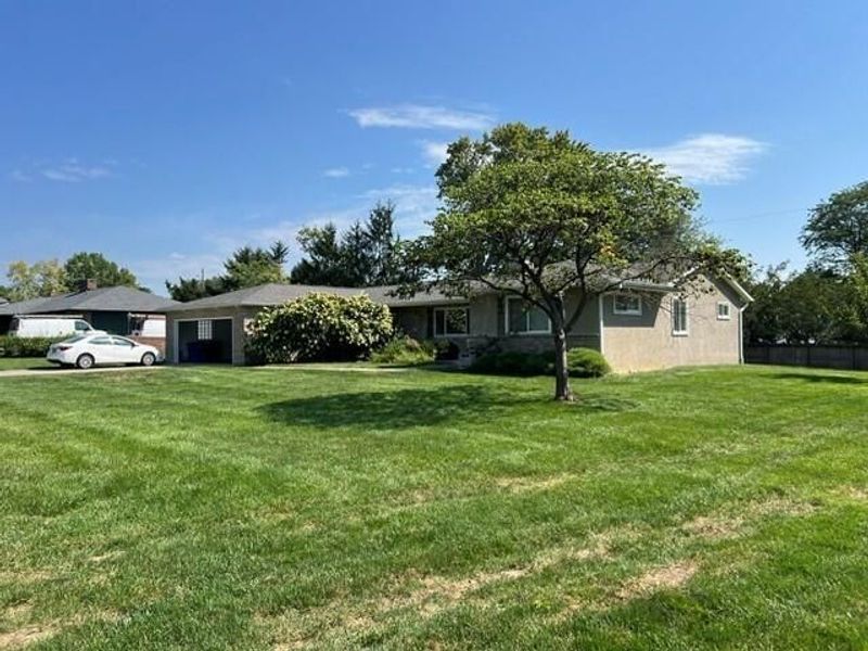 4000 Ritamarie Drive , Columbus, OH 43220 Photo 2