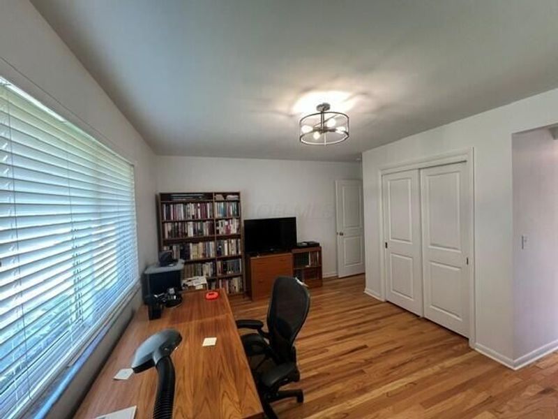 4000 Ritamarie Drive , Columbus, OH 43220 Photo 4