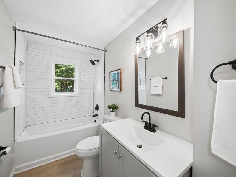 5000 Albany Drive , Columbus, OH 43232 Photo 10