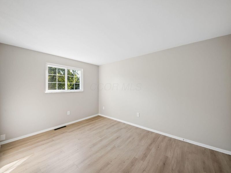 5000 Albany Drive , Columbus, OH 43232 Photo 14