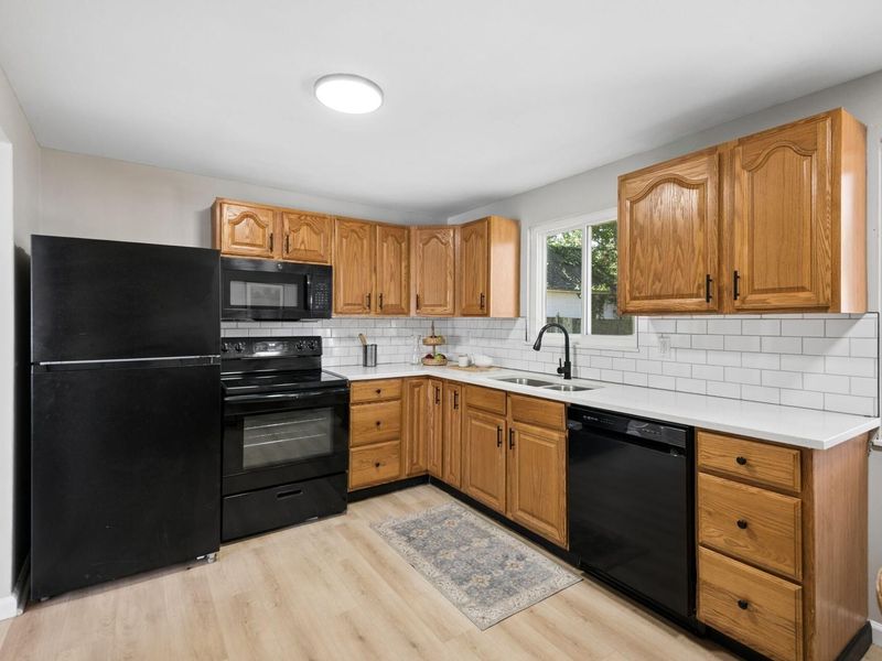 5000 Albany Drive , Columbus, OH 43232 Photo 7