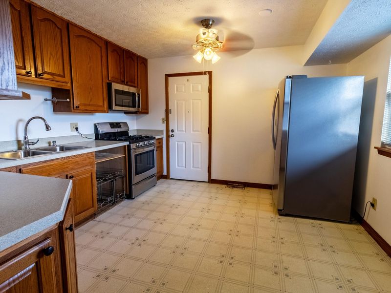 120 Ziegler Avenue, Columbus, OH 43207 Photo 9